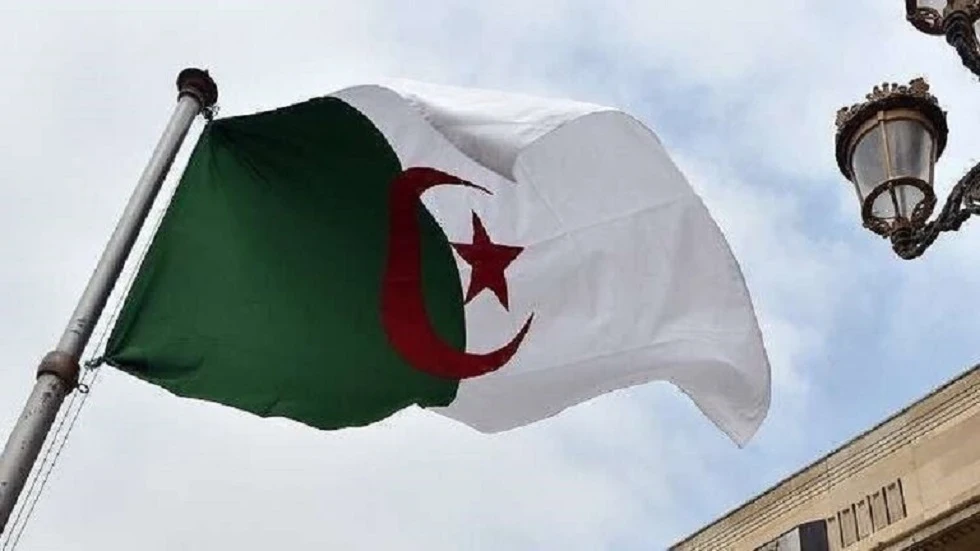 الرئيس الجزائري يأمر "سوناطراك" بوقف العلاقة التجارية مع المغرب.. ويكشف السبب ببيانٍ رسمي