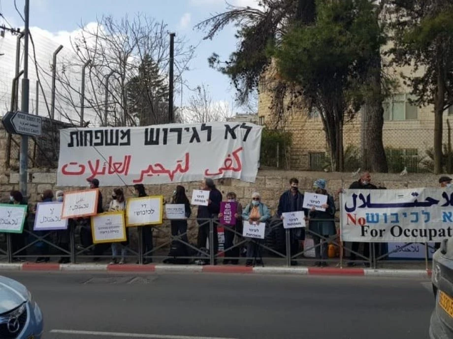 اشتباكات في حي الشيخ جراح بين متظاهرين والشرطة الإسرائيلية وتخوف من عودة الصراع الفلسطيني الإسرائيلي