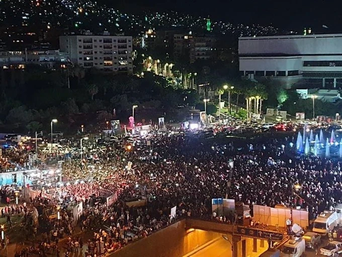 بالفيديو|| مؤيدو النظام السوري يحتفلون بعد أنباء عن فوز بشار الأسد بالانتخابات الرئاسية