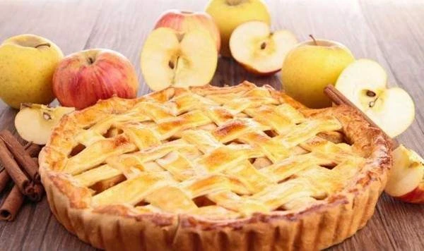 طريقة عمل فطيرة التفاح في 10 دقائق
