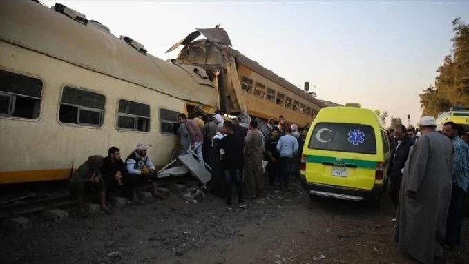 انقلاب قطار في القليوبية بمصر ومصادر تكشف عدد الضحايا