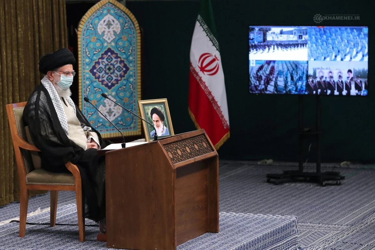 خامنئي: "على الجيوش المنطقة ألا تسمح بالتدخل فيها"