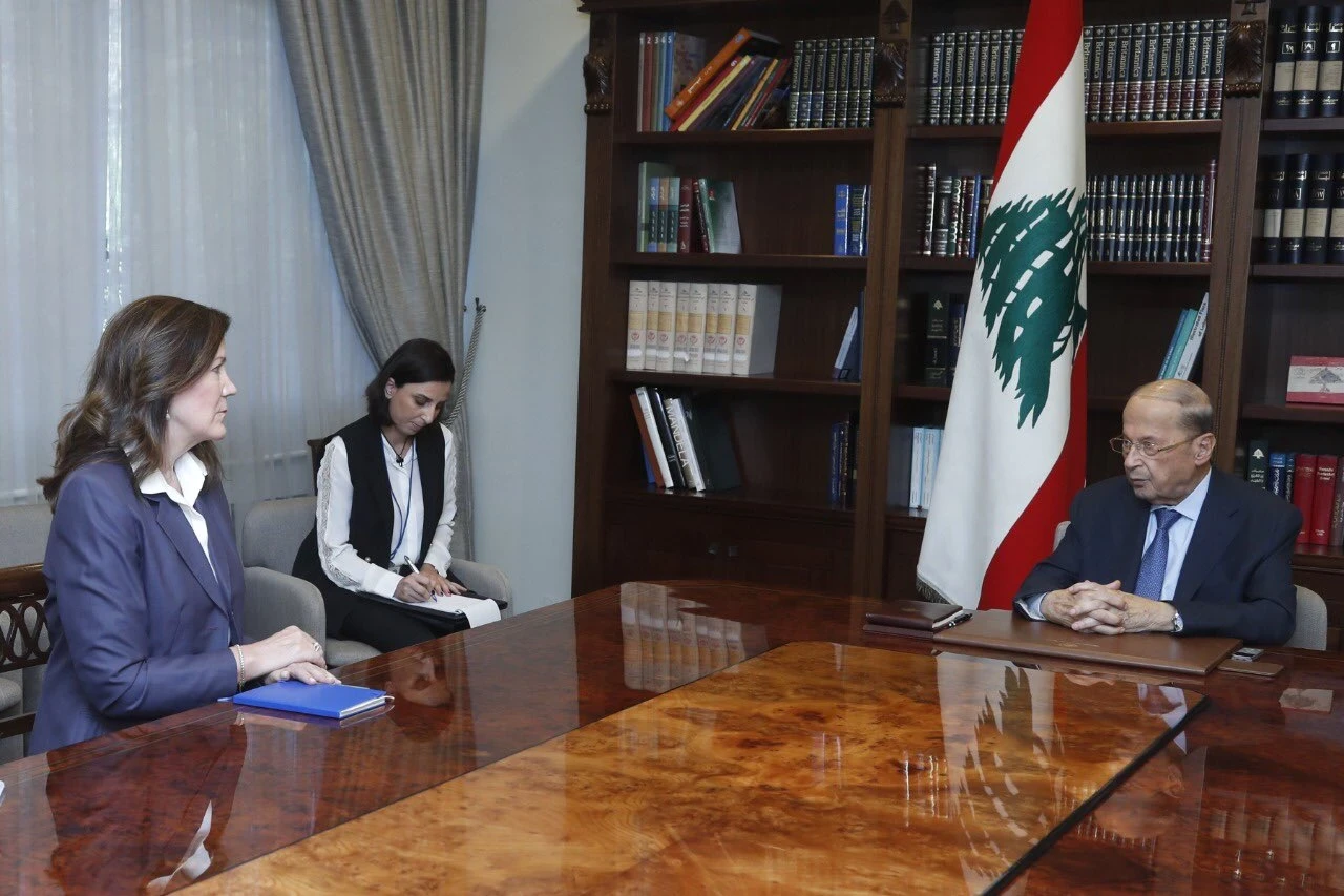 من بعبدا.. السفيرة الأمريكية ترحب بإطار العقوبات الجديدة على لبنان وتطالب بأمر