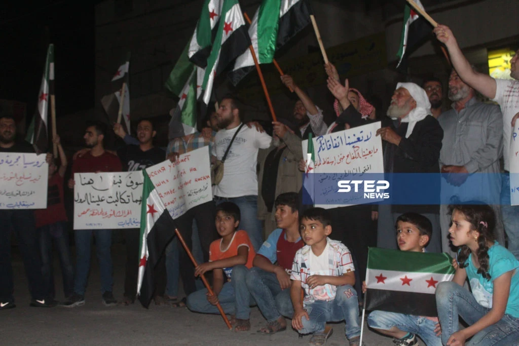 صور من مظاهرة في مدينة الباب بريف حلب تنديدًا بجرائم نظام الأسد وروسيا في ريف حماة وإدلب