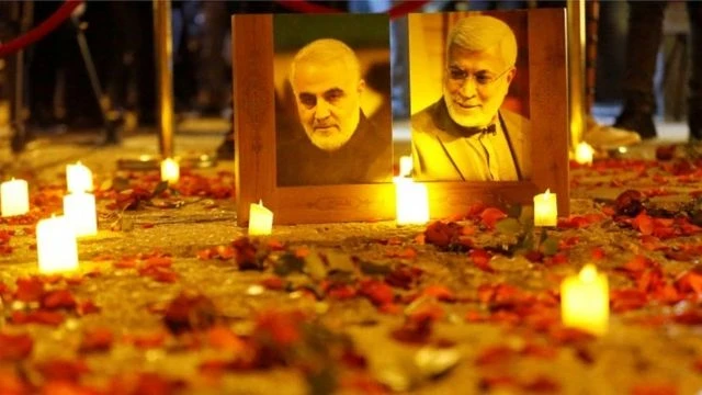 شاهد انطلاق مواكب شيعية في بغداد إحياءً للذكرى الثانية لـ مقتل سليماني والمهندس (فيديو)