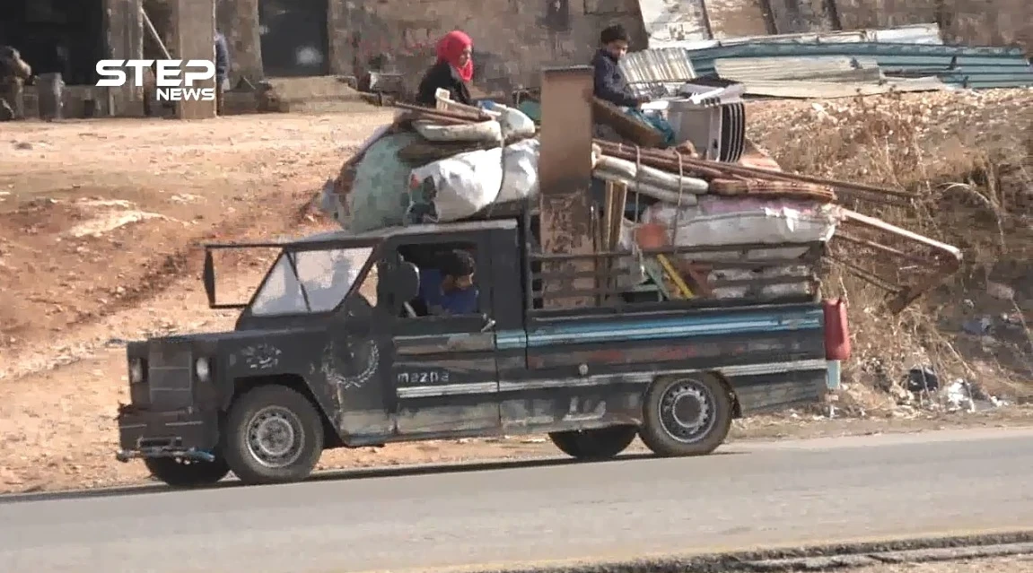 حركة نزوح كبيرة للمدنيين من بلدات وقرى ريف إدلب الجنوبي والشرقي باتجاه الحدود السورية التركية