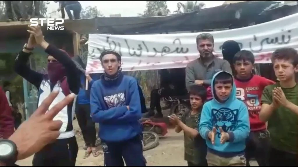 خروج مظاهرة في مدينة البصيرة بريف دير الزور ضد انتهاكات ميليشيا الوحدات الكردية