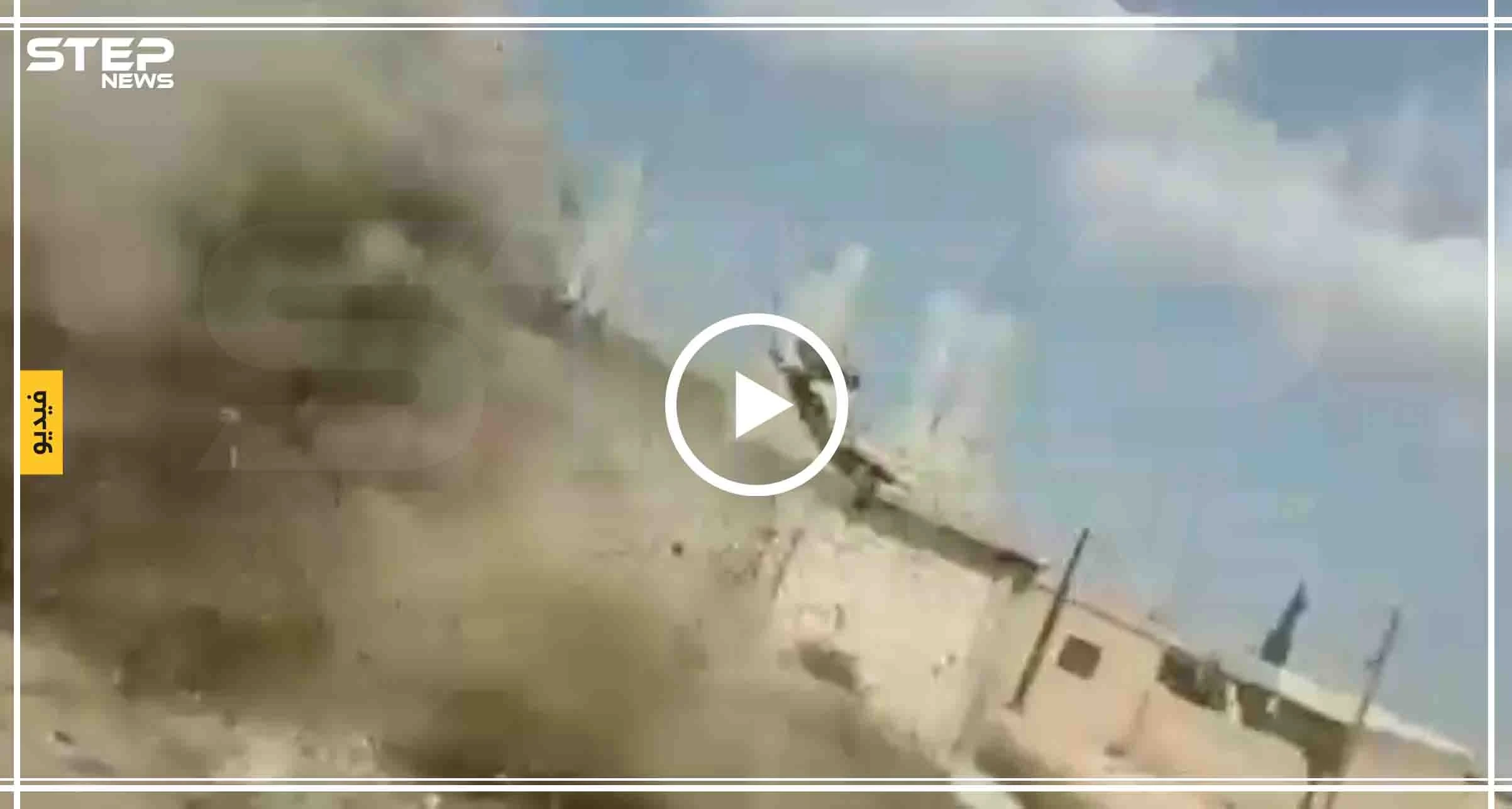 مدني يوثق إصابته بصاروخ جنوبي إدلب.. وتصعيد بالقصف تزامنًا مع زيارة الأسد(فيديو)