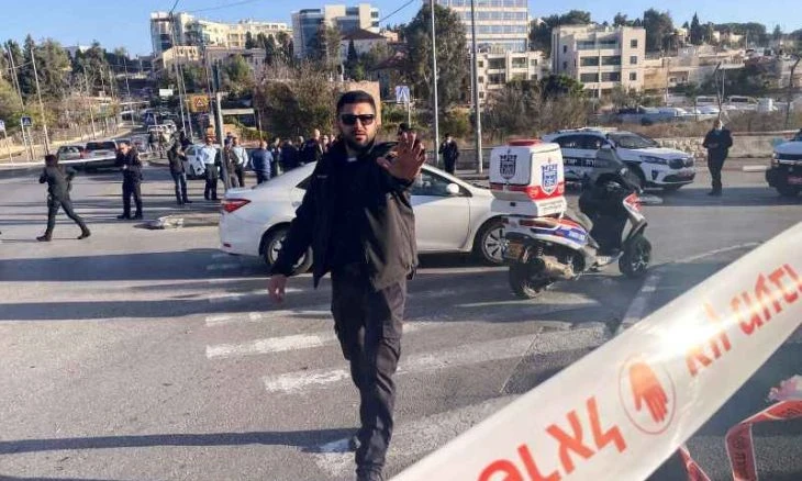 بالفيديو|| قوات إسرائيلة تصفّي فلسطينياً بزعم محاولة تنفيذ عملية طعن