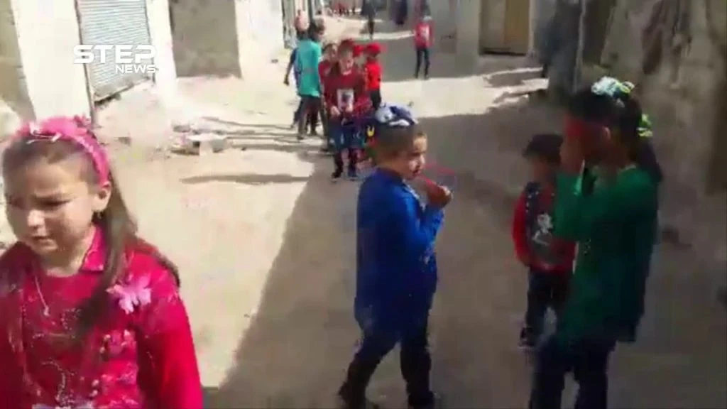 شاهد احتفال الأطفال في أول أيام عيد الفطر في مخيم أبناء مهين بريف إدلب الشمالي