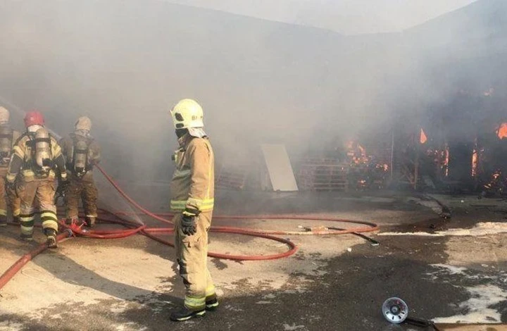 حريق في منشأة تحوي أسطوانات غاز مسال شرق طهران