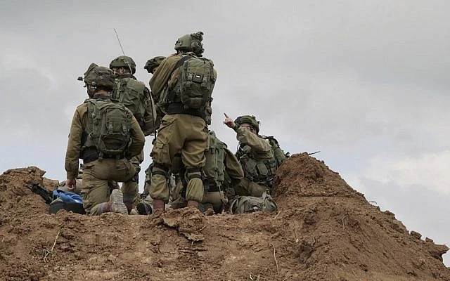 الجيش الإسرائيلي يغلق المجال البحري أمام الصيادين بغزة.. ويحمل هذه الجهة مسؤولية ما يجري