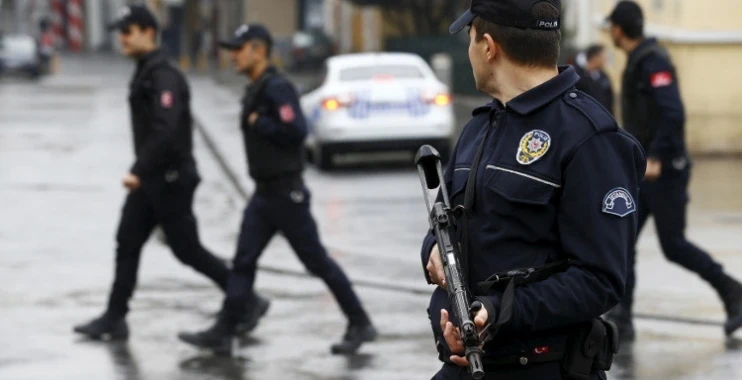 تركيا ترحّل قياديين اثنين سابقين في صفوف المعارضة وتحرير الشام تعتقلهما
