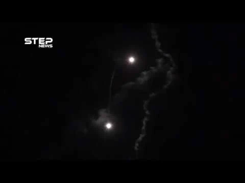 القوات الروسية تستهدف بالقنابل الضوئية مدينة كفرزيتا شمالي حماة