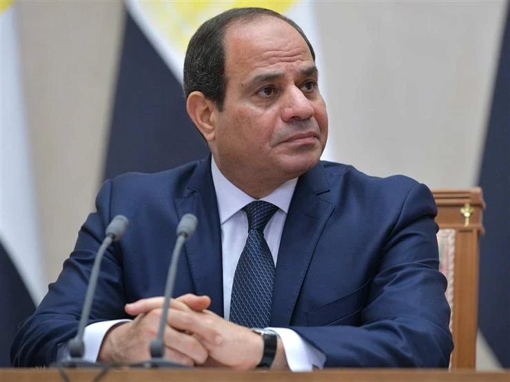 رئيس مصر يمدد حالة الطوارئ في البلاد لـ 3 أشهر.. ومدبولي يصدر قراراً بحظر التجوال بشمال سيناء