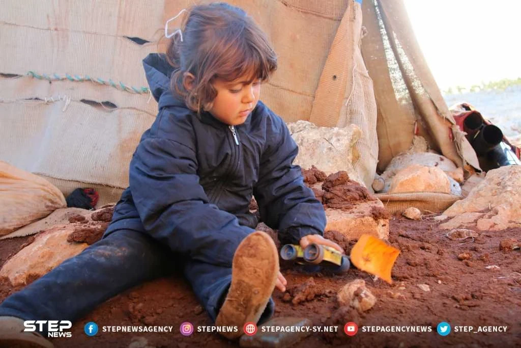عائلة "أبو جاسم" وضع إنساني متفاقم، وغياب للمنظمات الإنسانيّة بريف حلب!!