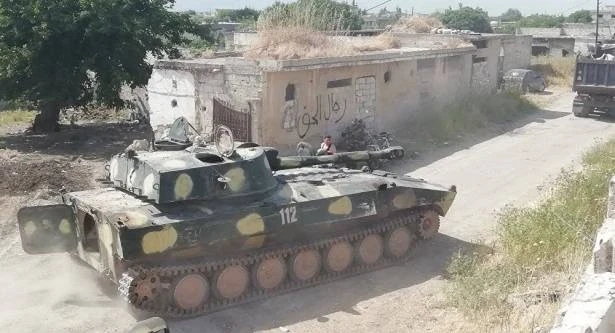 فصائل المعارضة تبدأ عملاً عسكريًا غربي حماة وتدخل قرية الحويز