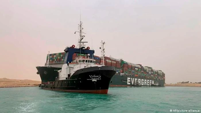 مالك السفينة "إيفر جيفن" يرفع دعوى ضد هذه الجهة لجنوحها في قناة السويس