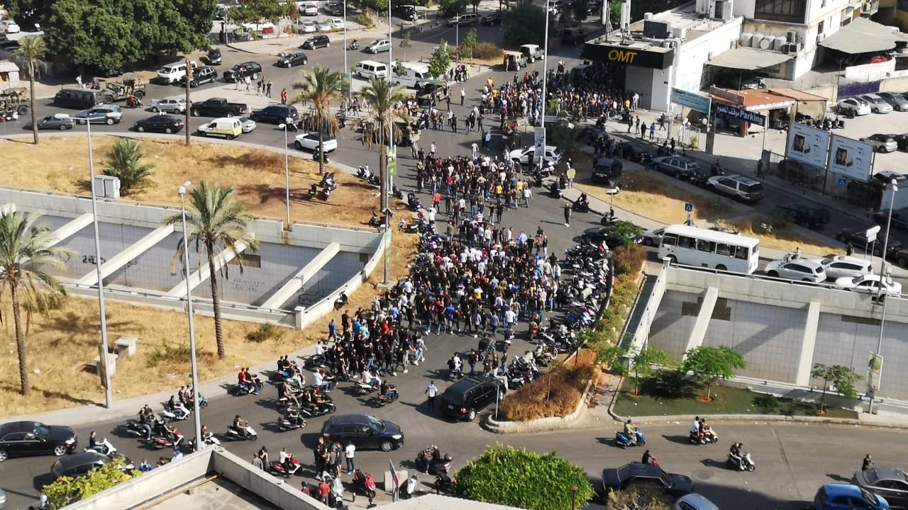 بالفيديو || قتيل وعدد من الجرحى باشتباك في الطيونة خلال تحركات لحزب الله