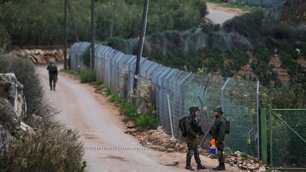 الجيش الإسرائيلي يغلق طرقاً ومناطق محاذية لقطاع غزة.. وصحيفة عبرية تكشف السبب الحقيقي