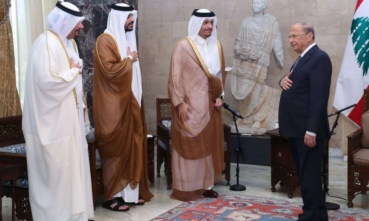 رئيس الوزراء القطري يصل بيروت ويبحث تشكيل الحكومة اللبنانية الجديدة