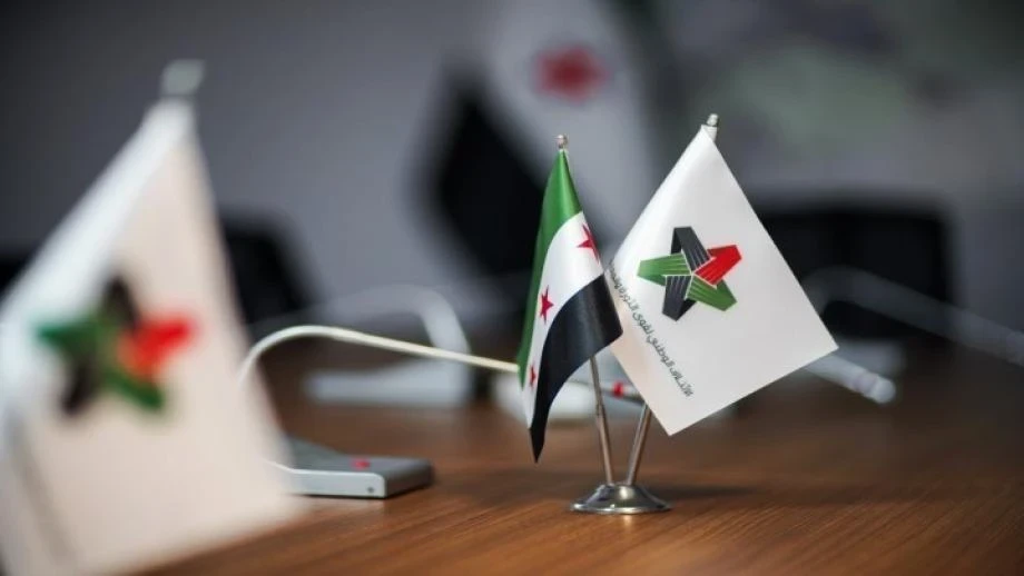 رئيس الائتلاف السوري يطالب بفتح تحقيق "فوري" باختلاس النظام السوري ملايين الدولارات