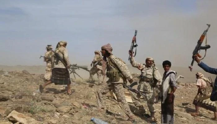 بالفيديو|| الجيش اليمني يقتحم تحصينات ميليشيا الحوثي ويحرر مناطق استراتيجية بمحافظتي مأرب والجوف