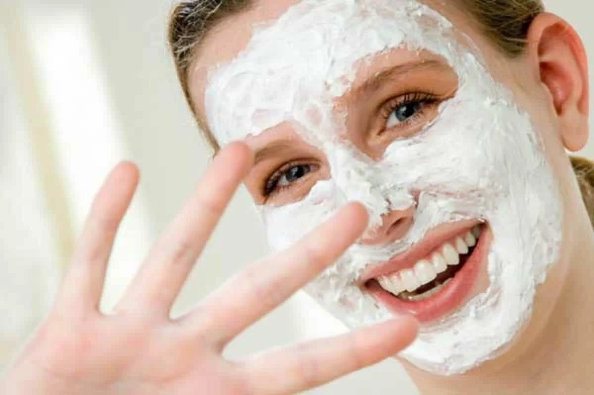 ماسك لترطيب الوجه لجميع أنواع البشرة.. 8 نصائح هامة عند استخدام الماسك