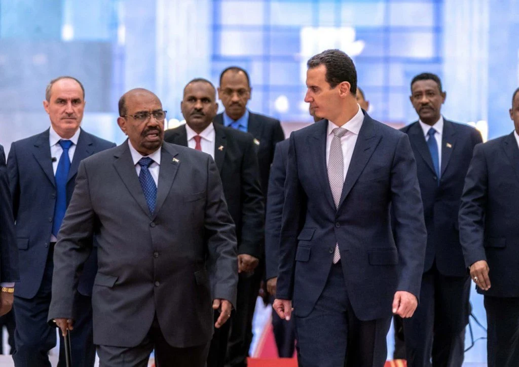 الأسد يستقبل رئيس السودان بدمشق في أول زيارة لرئيس دولة منذ 7 سنوات