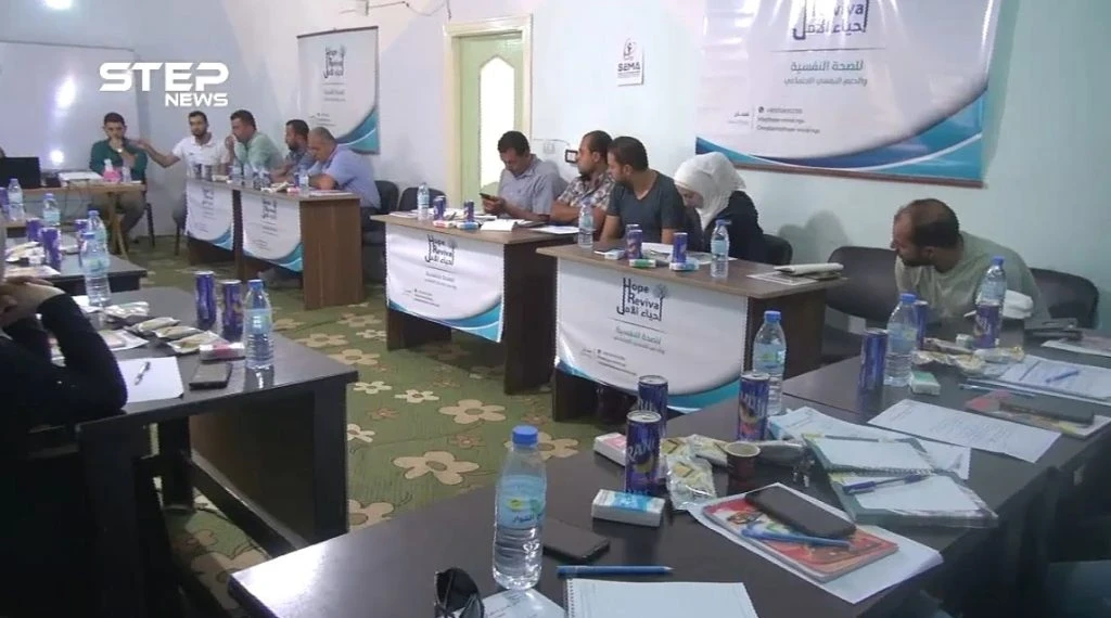 شاهد تنسيق الاستجابة الطارئة للنازحين في منطقة جسر الشغور بين العديد من المنظمات والهيئات