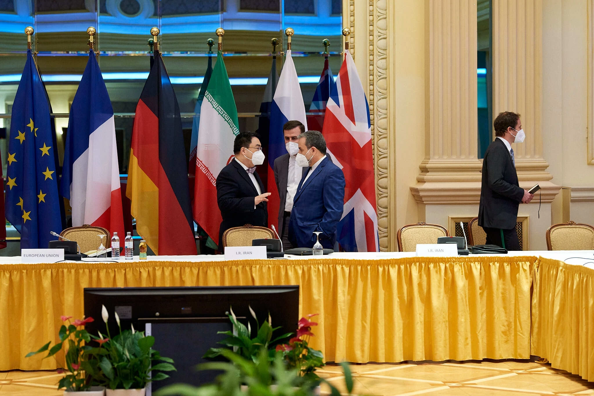 بريطانيا تبدي مخاوفها من تحركٍ إيراني.. والخارجية الروسية تكشف عن نيتها بالحصول على ضمانات من واشنطن
