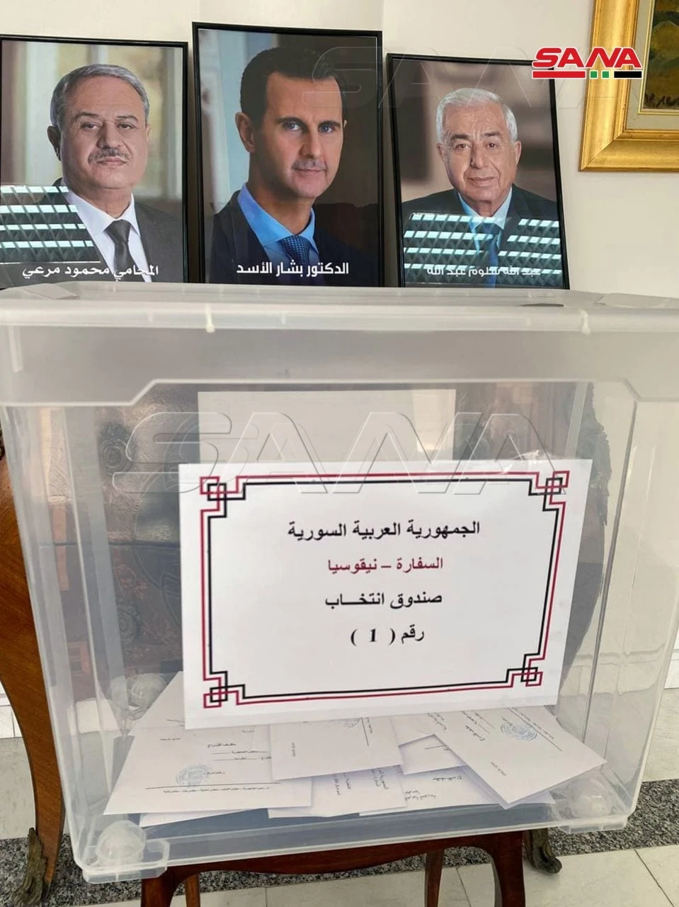 تضارب وتحطيم سيارات بعد مسيرة مؤيدة للأسد بلبنان مع بدء التصويت في الانتخابات السورية في الخارج (فيديو)