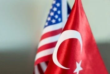 وزير الخارجية التركي يلتقي نظيره الأمريكي في بروكسل ويبحثان قضايا بينها سوريا