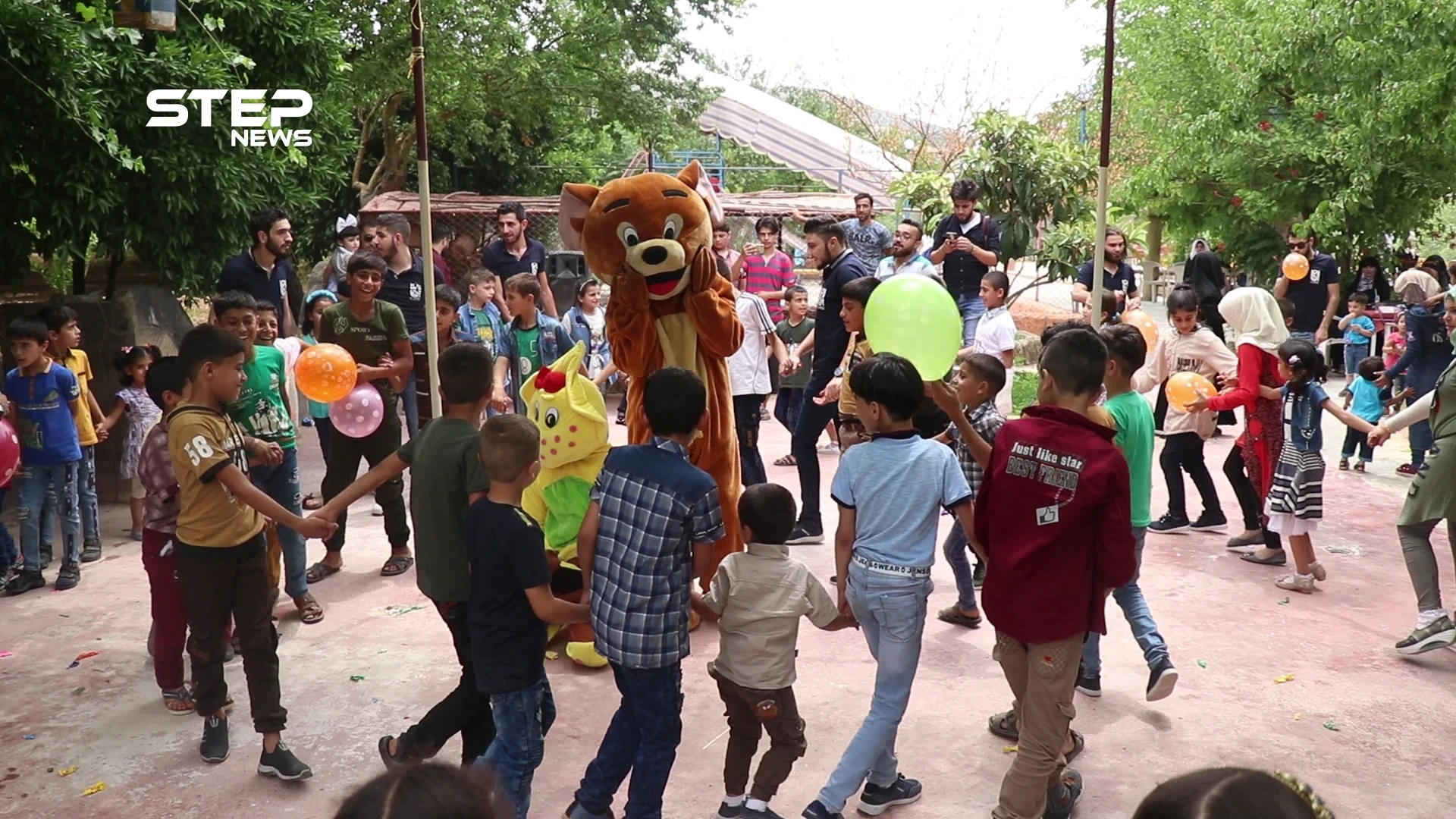 حفل ترفيهي لأكثر من 100 طفل يتيم في مدينة دركوش بريف إدلب