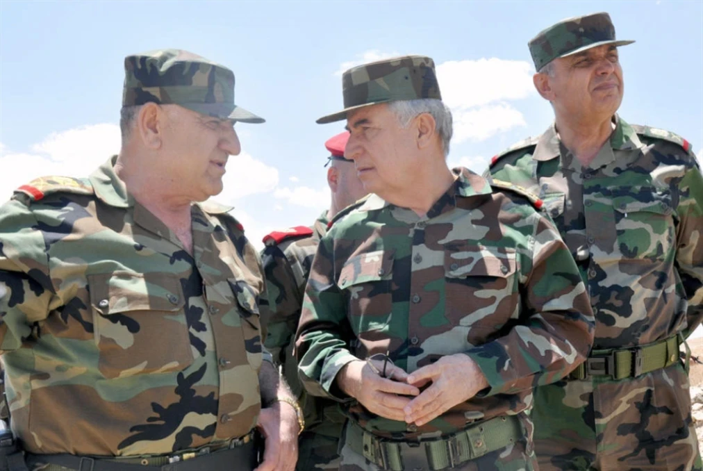 في زيارة مفاجئة.. وزير دفاع النظام السوري يبحث مع رئيس هيئة الأركان الأردنية الأوضاع في درعا