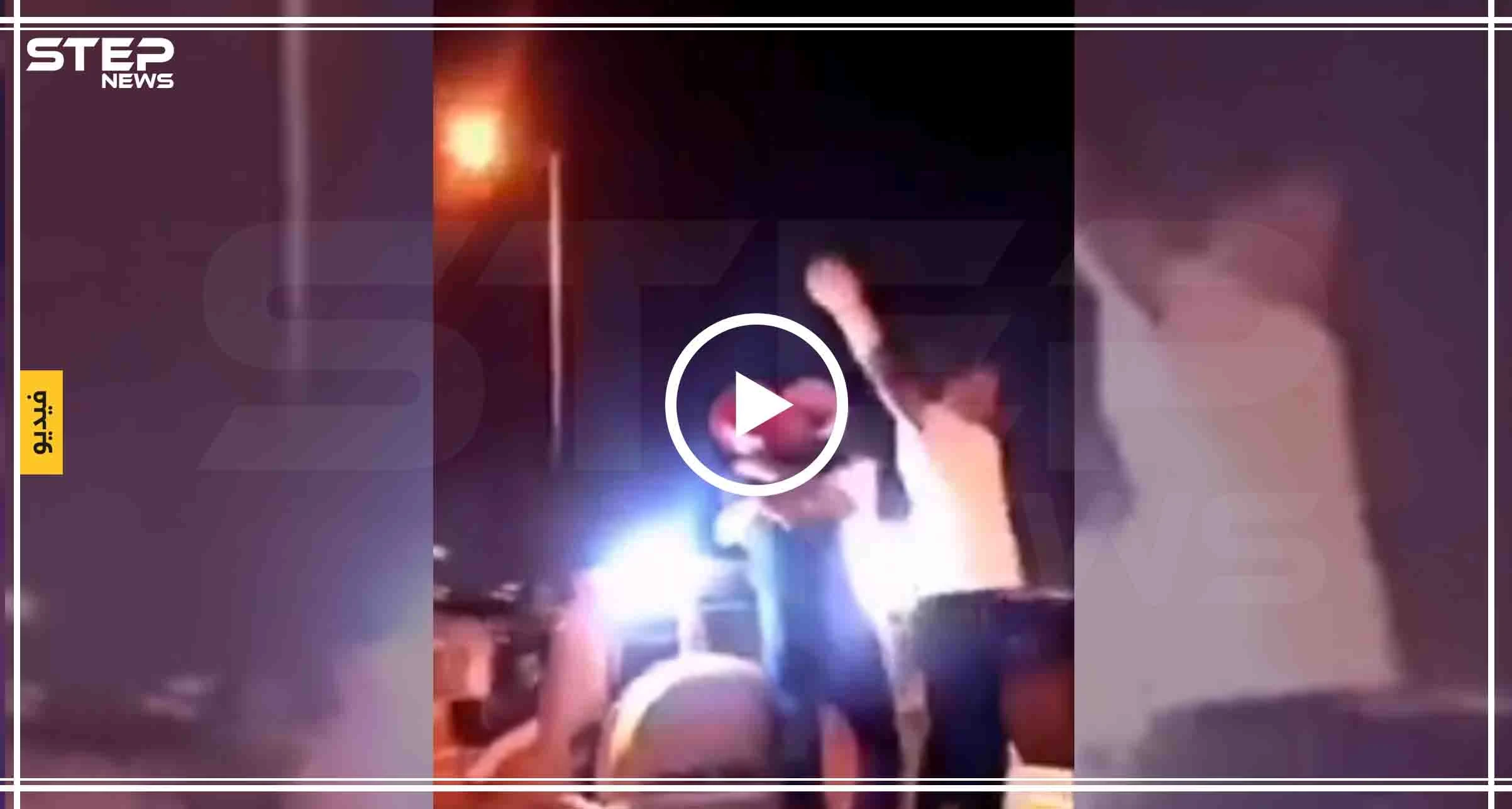 بالفيديو|| شابان سعوديان يقومان بـ"أفعال شاذة" وسط العاصمة الرياض