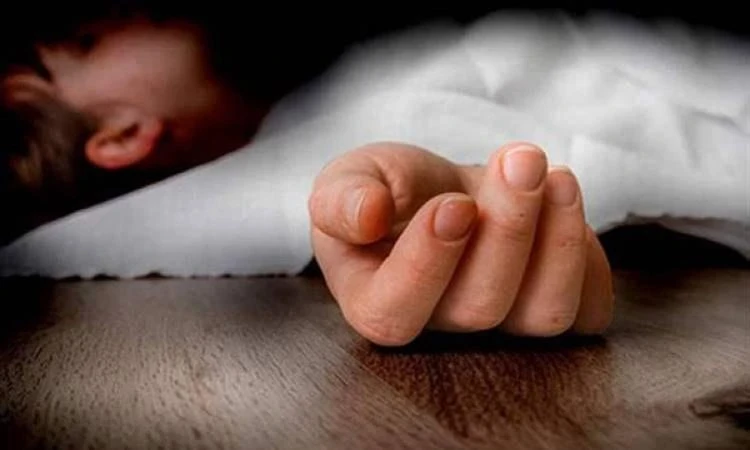 لأنها لم تستطع شراء ملابس العيد.. طفلة سورية تنهي حياتها بريف ديرالزور