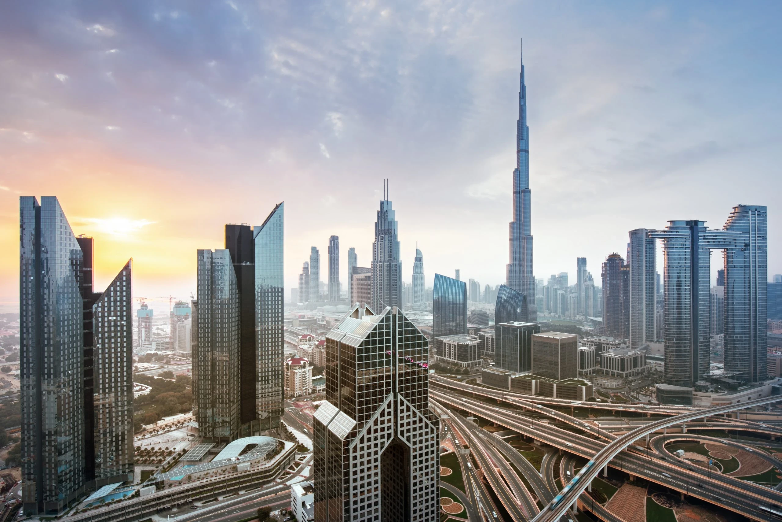 الإمارات تعلن تحديث منظومة الإقامة وتطرح 5 أنواع إقامات جديدة