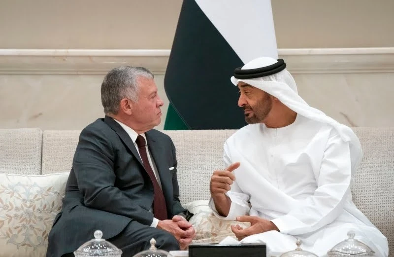 محمد بن زايد يغرّد مراسلاً الملك الأردني عبد الله بن الحسين