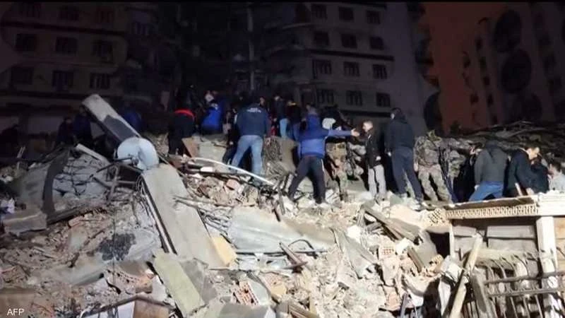 زلزال عنيف في تركيا شعرت به الدول المجاورة.. وعشرات الوفيات ومئات الإصابات (فيديو)