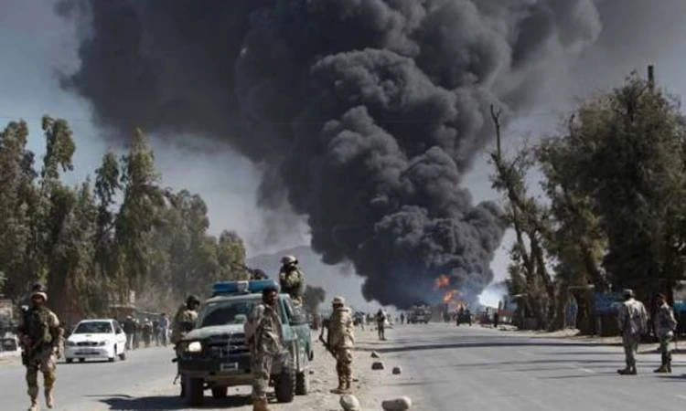 بعد يوم واحد على انسحاب الناتو.. عشرات القتلى في تفجير مفخخة شرق أفغانستان