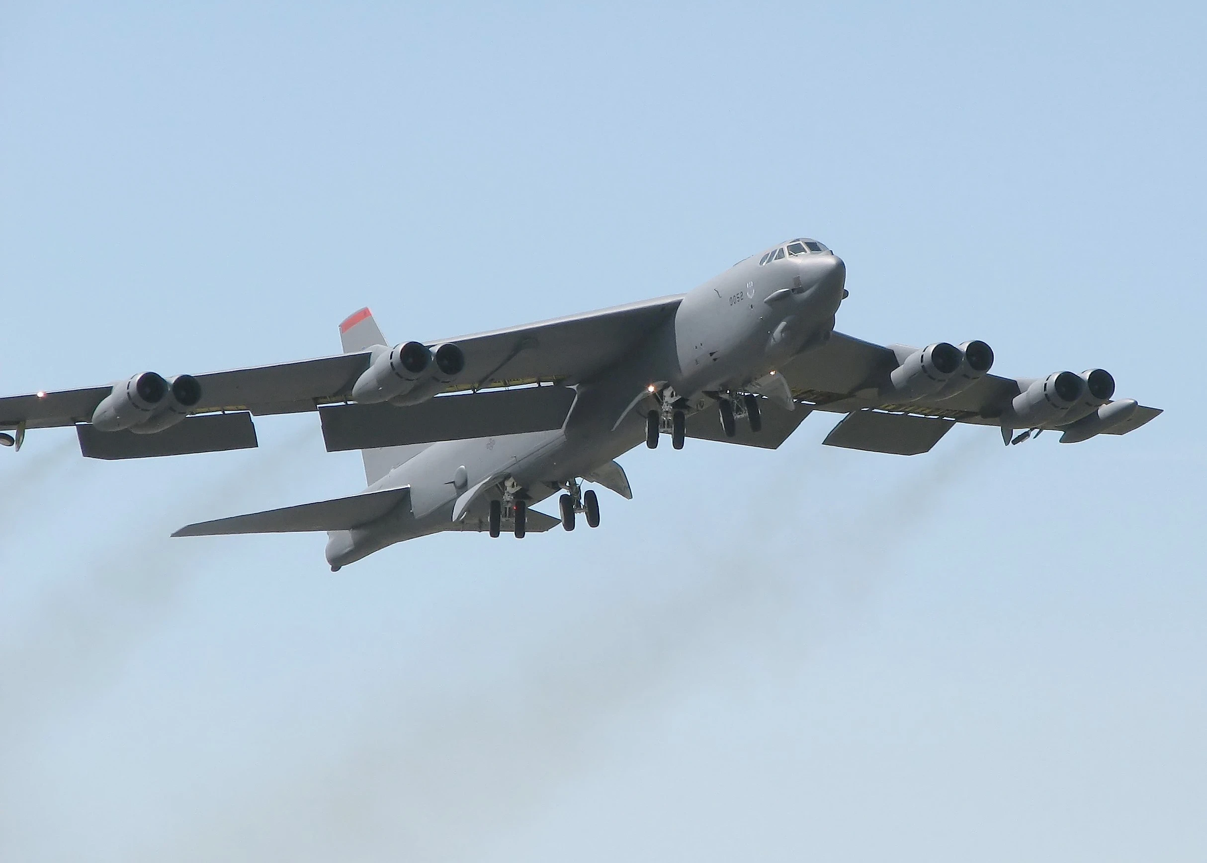 قاذفات B-52 أمريكية تتجه إلى الشرق الأوسط ووسائل إعلام إسرائيلية تكشف وجهتها