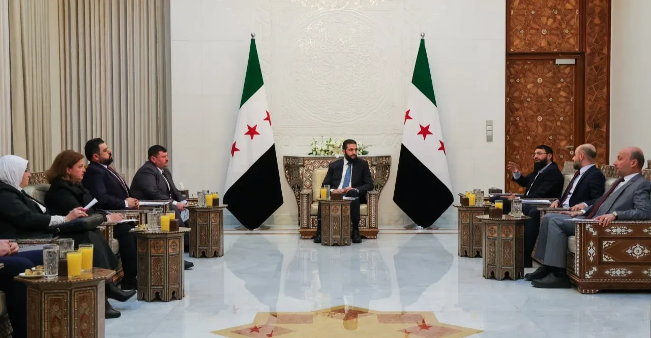 الحكومة السورية تهاجم مؤتمر "قسد" وتعلن الانسحاب من اجتماعات باريس