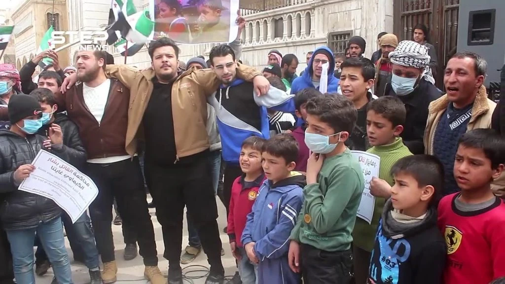 خروج مظاهرة في مدينة الباب للتذكير بجرائم الأسد الكيماوية