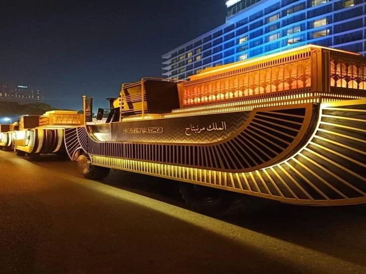 انطلاق موكب المومياوات الملكية في مصر بحضور رسمي واحتفالات كبيرة