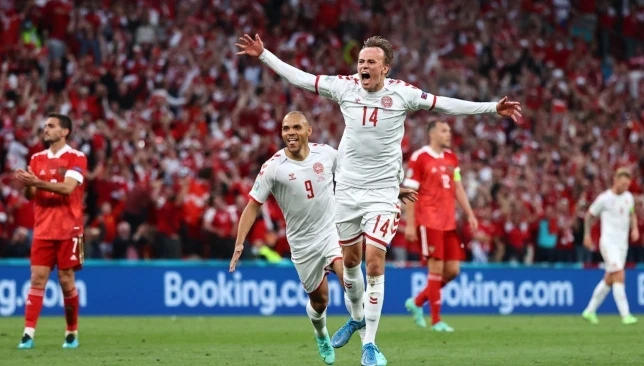 أول المتأهلين إلى الدور ربع النهائي من بطولة يورو 2020 والمباراة تشهد رقماً قياسياً