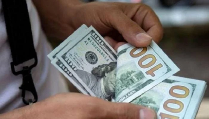 لبنان.. ارتفاع كبير بدولار السوق السوداء وخبير يتوقع أن يبقى متصاعداً