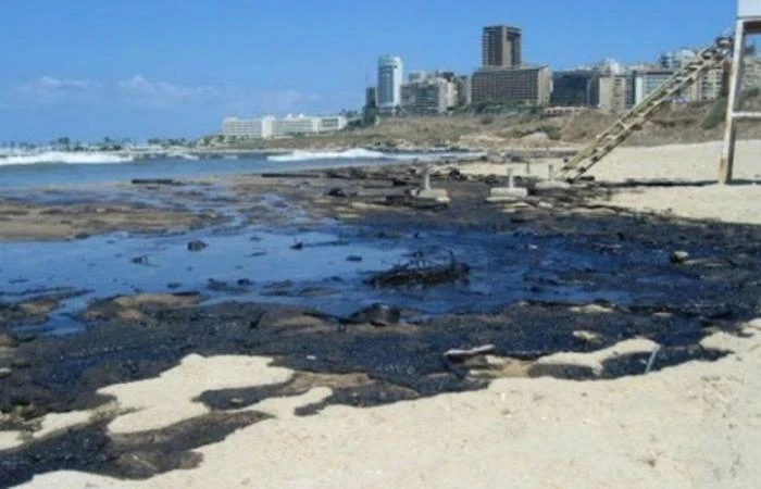 "عملية إرهابية متعمدة".. إسرائيل تتهم إيران بحادث التسرب النفطي أمام شواطئها