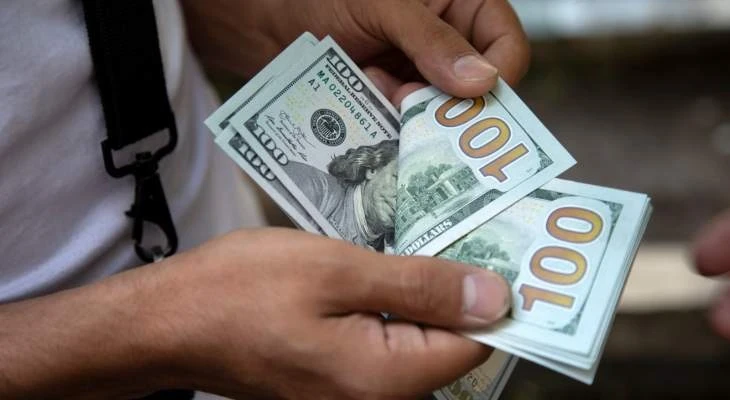 دولار السوق السوداء يرتفع بشكل مفاجئ بعد تراجعه مع إعلان تكليف ميقاتي لتشكيل الحكومة