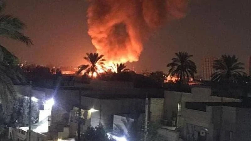 حريق مجهول الأسباب يندلع في مطار المثنى ببغداد وفرق الإطفاء مستمرة في محاولة احتوائه (صور)